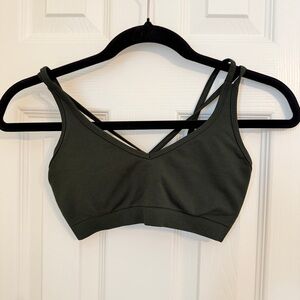 Alphalete Amplify Excel Dark Green Sports Bra with Crisscross Straps